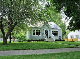 611 Flanders St, Chelsea, MI 48118