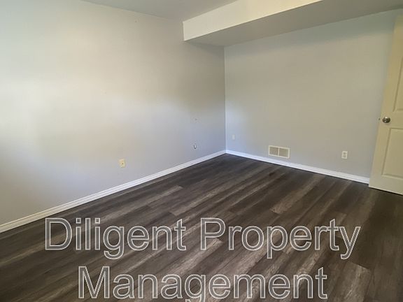 4th image of 588 Howden St Unit 5