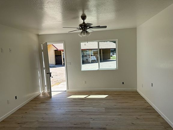 2nd image of 524 W Meadow Ct #524