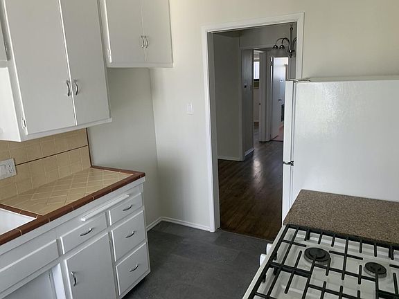 5th image of 1125 Cardiff Ave Unit 6