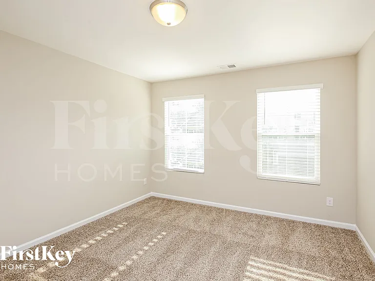 19 Ruthie Ln N — Photo 12