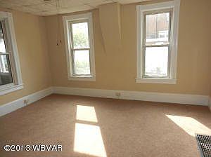 3rd image of 231 Curtin St