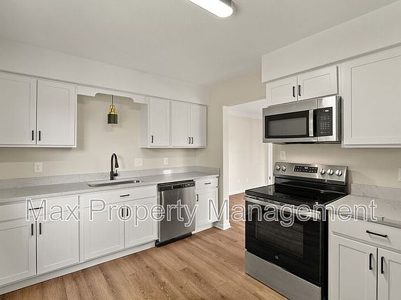 5th image of 121 Thornton Ave