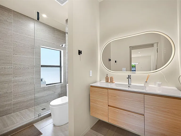 4721 NW 6th Ave — Photo 36