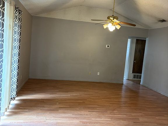 5th image of 2903 NE 10th St