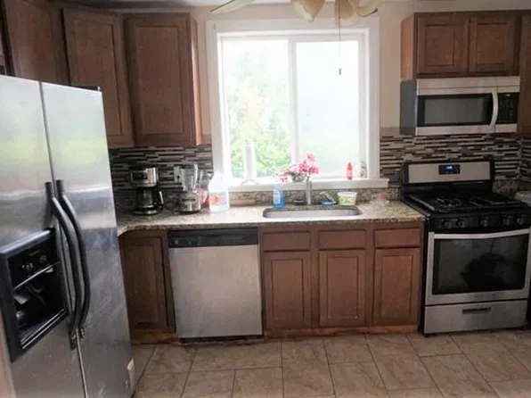 31 George St, Hyde Park, MA 02136