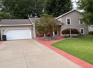 24 Maple Shade Dr, Marietta, OH 45750