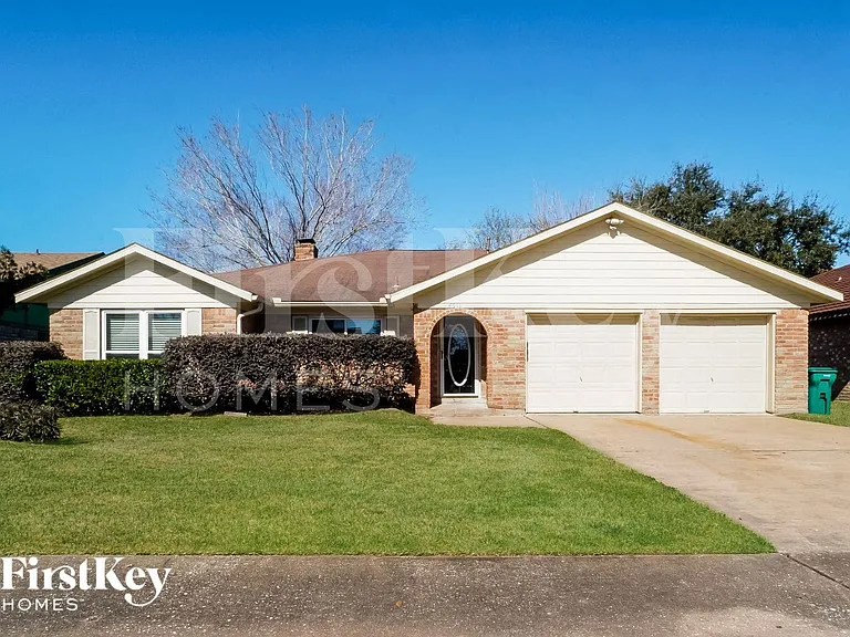4611 White Cloud Ln — Photo 1