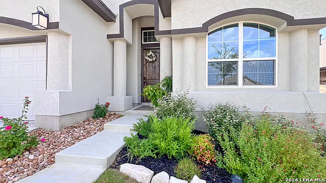 3 bed, 2.0 bath, 1657 sqft, $3,000 — Photo 3