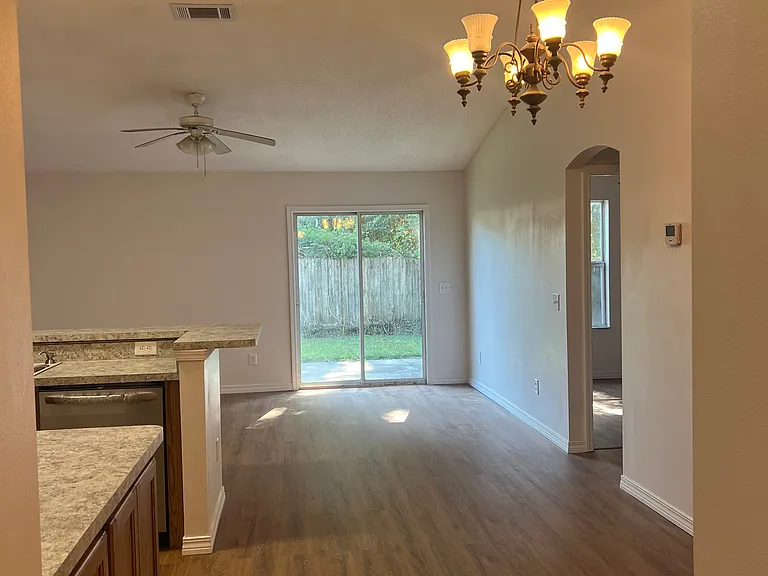 205 Craft St — Photo 3