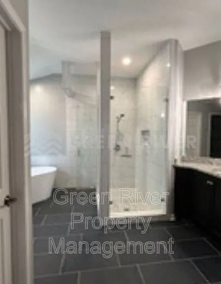 1559 Lakeway Dr — Photo 22