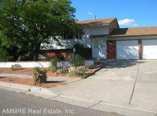 9225 Las Camas Rd NE, Albuquerque, NM 87111
