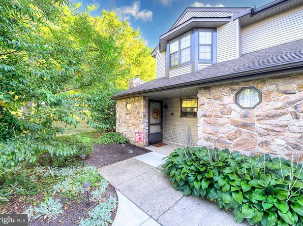 481 Redbud Ct, Warrington, PA 18976
