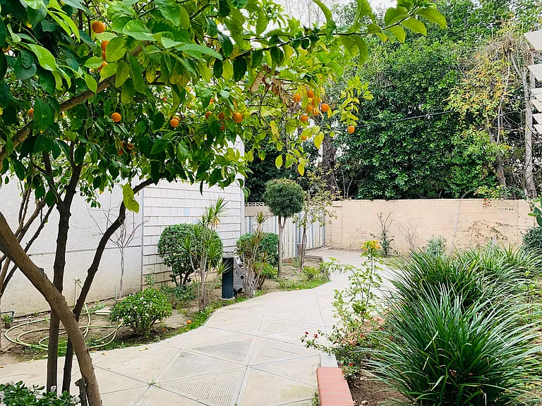 5301 Balboa Blvd #F7 — Photo 31