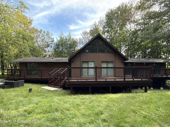 15 Clifton Ct #J1320, Gouldsboro, PA 18424