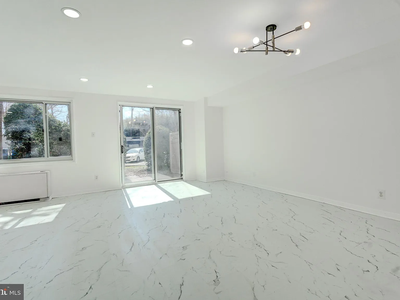 Studio, 577 sqft, $1,600 — Photo 1
