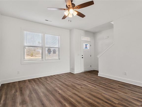 2nd image of 105 Indian Wells Ct