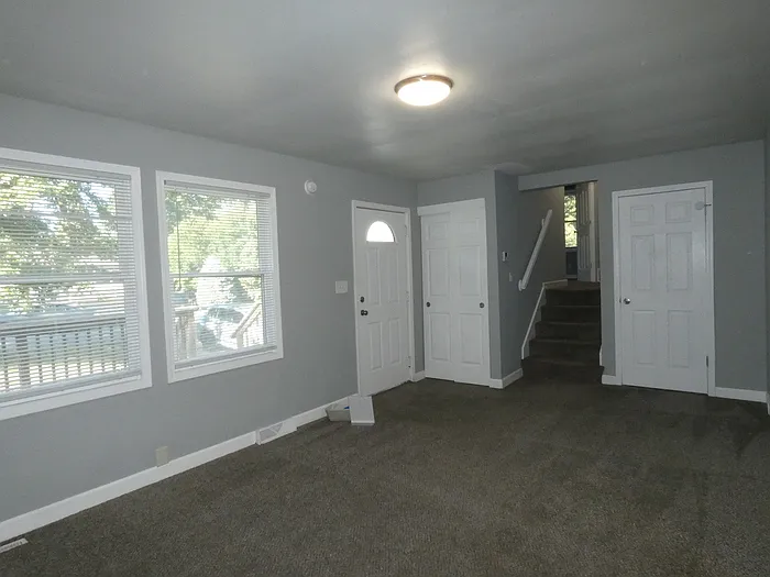 7301 NW 84th Ter — Photo 3