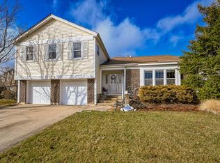 1555 Jasper Dr, Wheaton, IL 60189