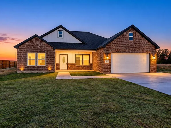 740 Section House Rd, Ennis, TX 75119