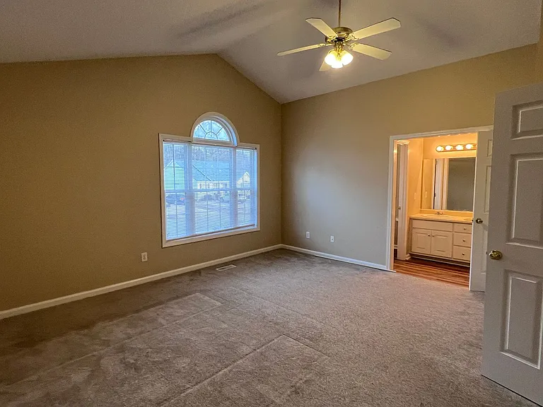 212 Walnut Creek Dr — Photo 17
