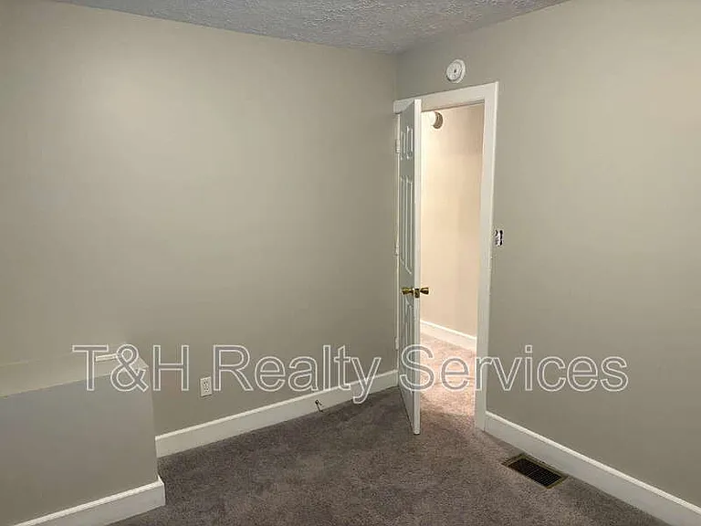 2923 N Delaware St — Photo 17