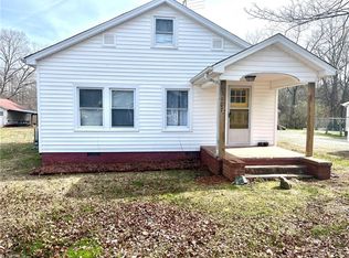 3107 Lucas St, Ossipee, NC 27244