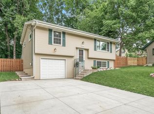 4432 Lamberton Rd, Mound, MN 55364