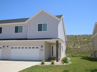 404 8th St NW, Watford City, ND 58854