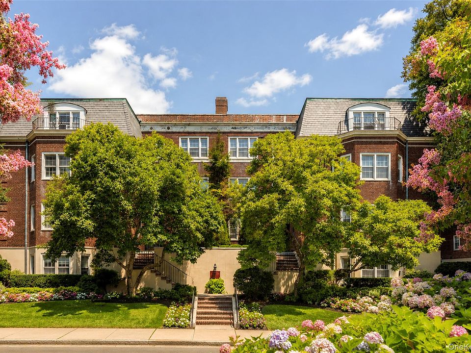 1st image of 2 chateaux Circle #2E