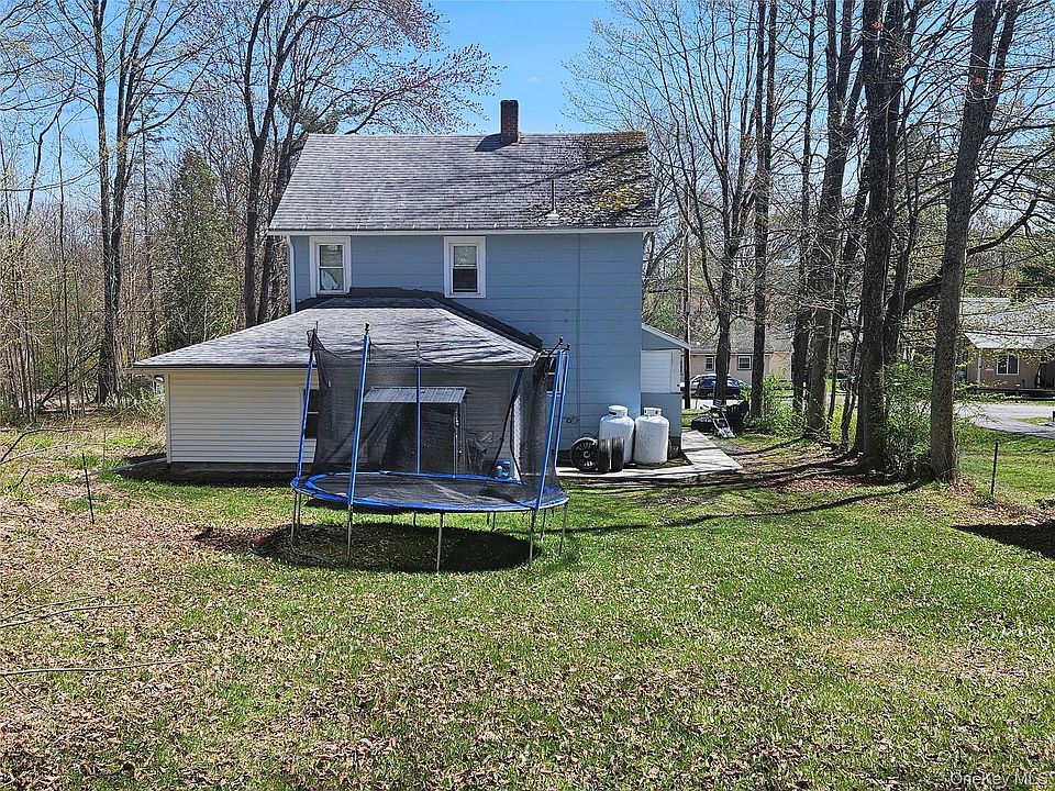 2nd image of 22 Hillside Avenue