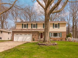 1573 Beethoven Dr, Westlake, OH