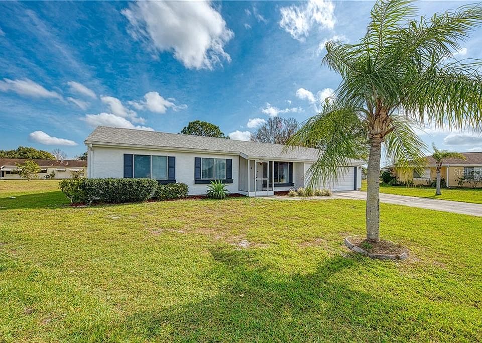 1st image of 6916 Roslyn Ct