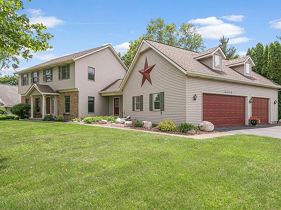 2nd image of 10576 Hunters Creek Dr