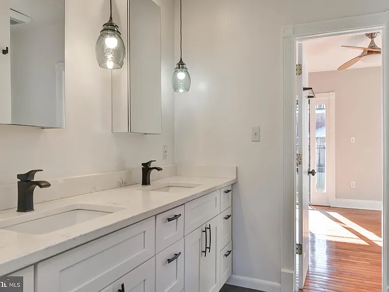 613 Florida Ave NW #2 — Photo 17
