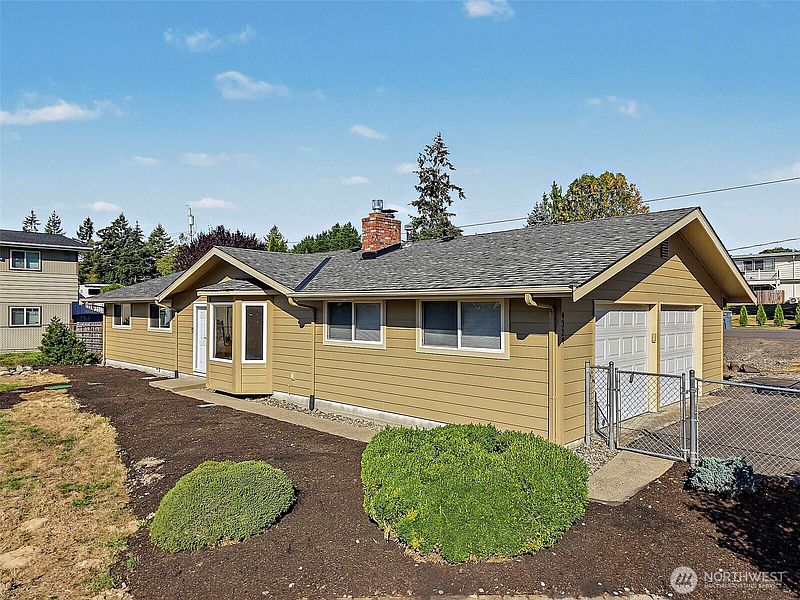 2nd image of 4324 108th Avenue E