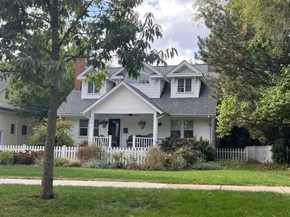 778 Forest Ave, Glen Ellyn, IL 60137