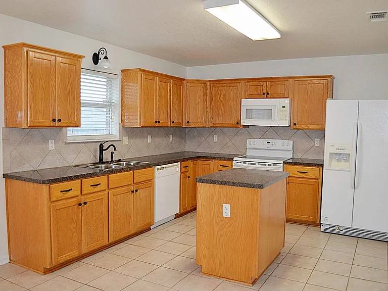 4902 Slate Ct — Photo 10