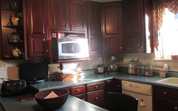 4th image of 709 N Ewing St