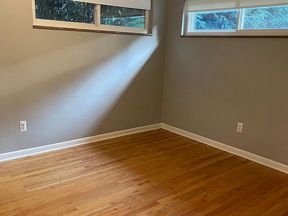 2nd image of 755 Saint Clair St