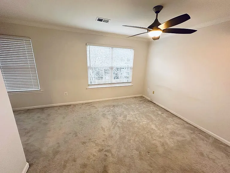 20200 Brookview Sq — Photo 8