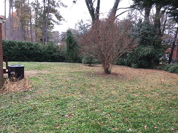 3rd image of 1310 Dinwiddie Ave