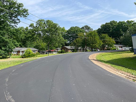 4th image of 239 Debra Dr