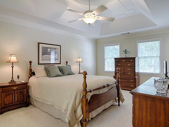 4th image of 819 Mill Bend Dr