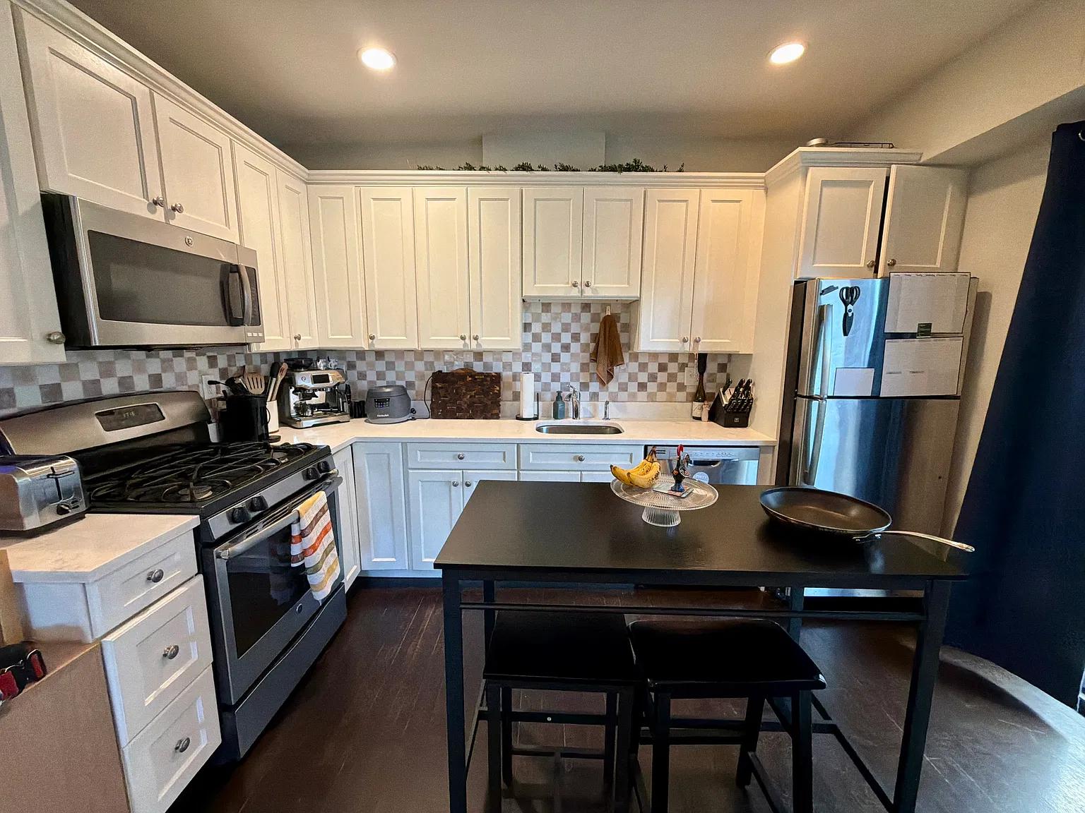2 bed, 1.5 bath, 952 sqft, $2,800 — Photo 2
