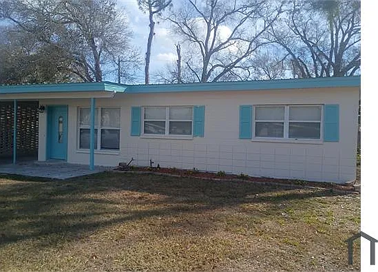 3 bed, $1,900 — Photo 1