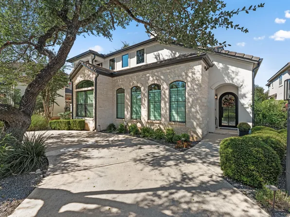 8 Hightrail Way, The Hills, TX 78738