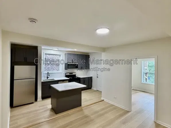7831 S Colfax Ave, Chicago, IL