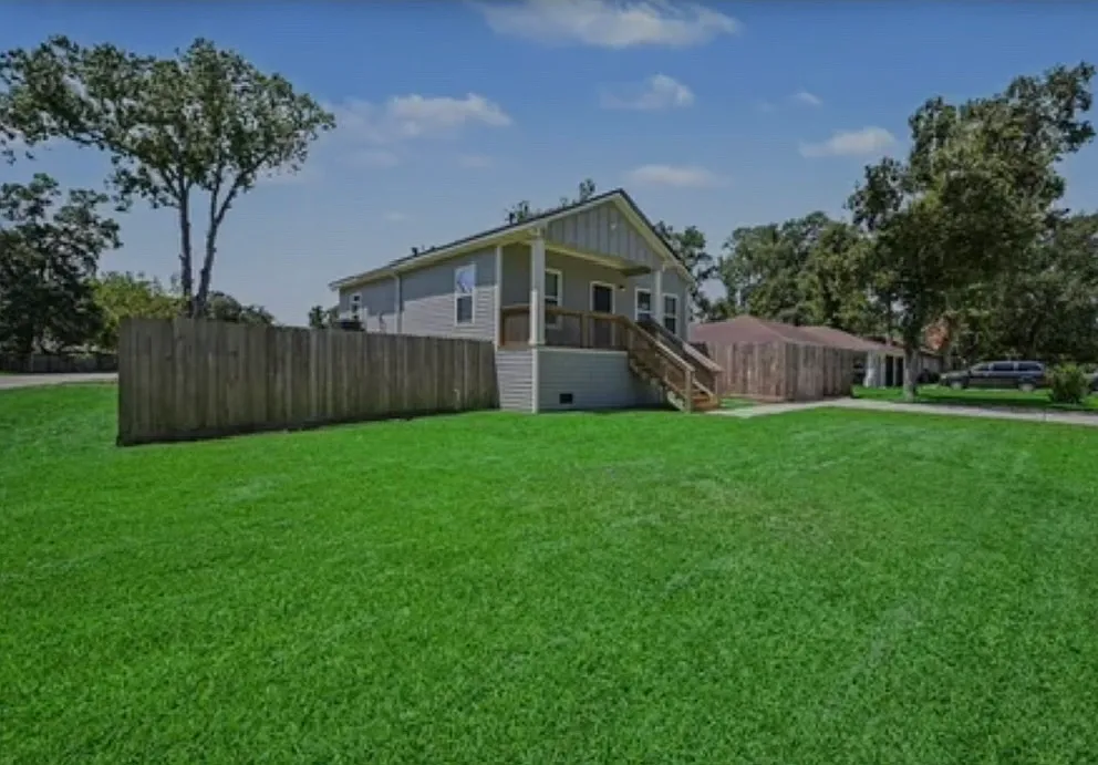 2 bed, 1064 sqft, $2,000 — Photo 2