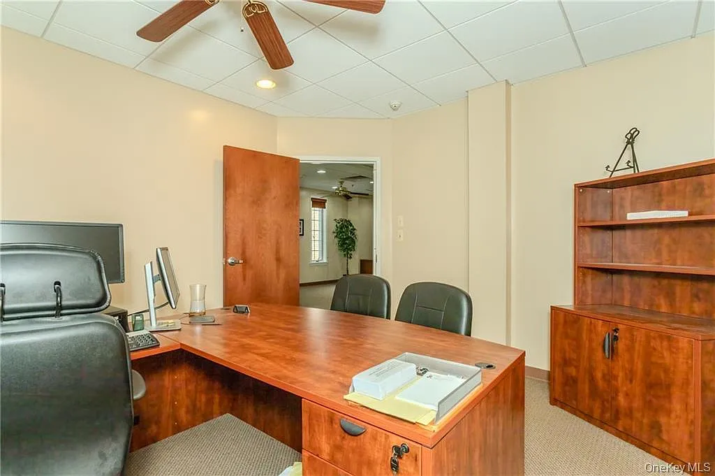 Studio, 13600 sqft, $2,400 — Photo 2
